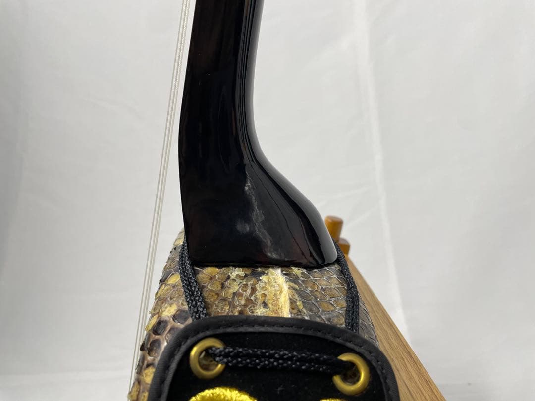 高級黒檀・本皮1枚張り 沖縄三線