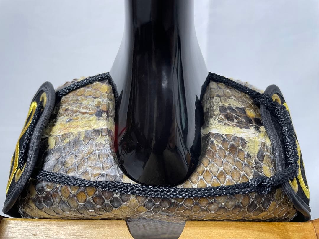 高級黒檀・本皮1枚張り 沖縄三線