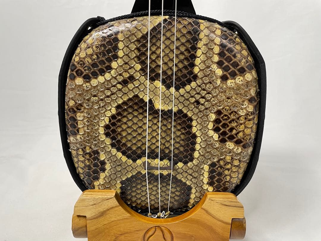 高級黒檀・本皮1枚張り 沖縄三線