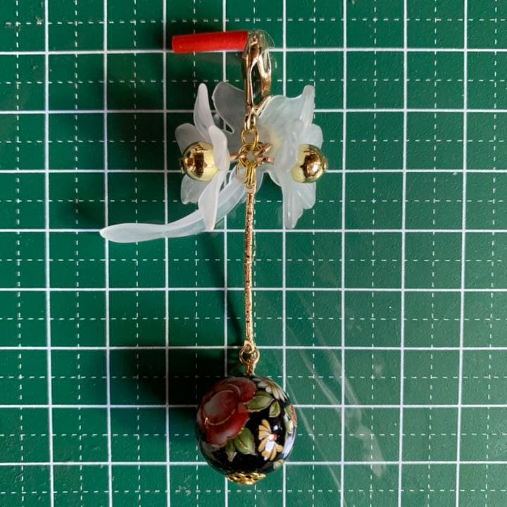 sold‼︎   フロストフラワー転写ビーズピアス　黒