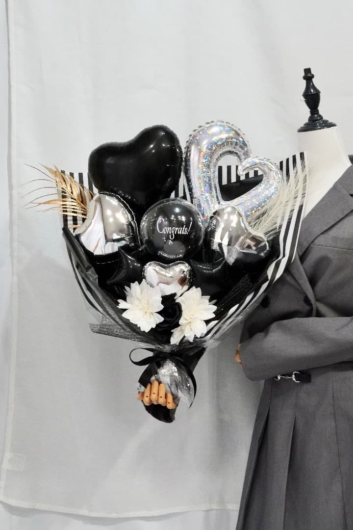 どんなコーデにも♪モノトーンブーケ（ストライプ柄）卒業　卒部　卒園　離任　成人