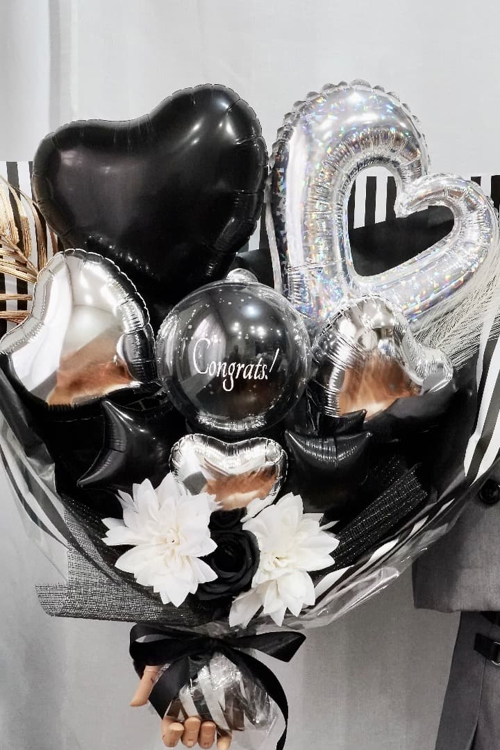 どんなコーデにも♪モノトーンブーケ（ストライプ柄）卒業　卒部　卒園　離任　成人