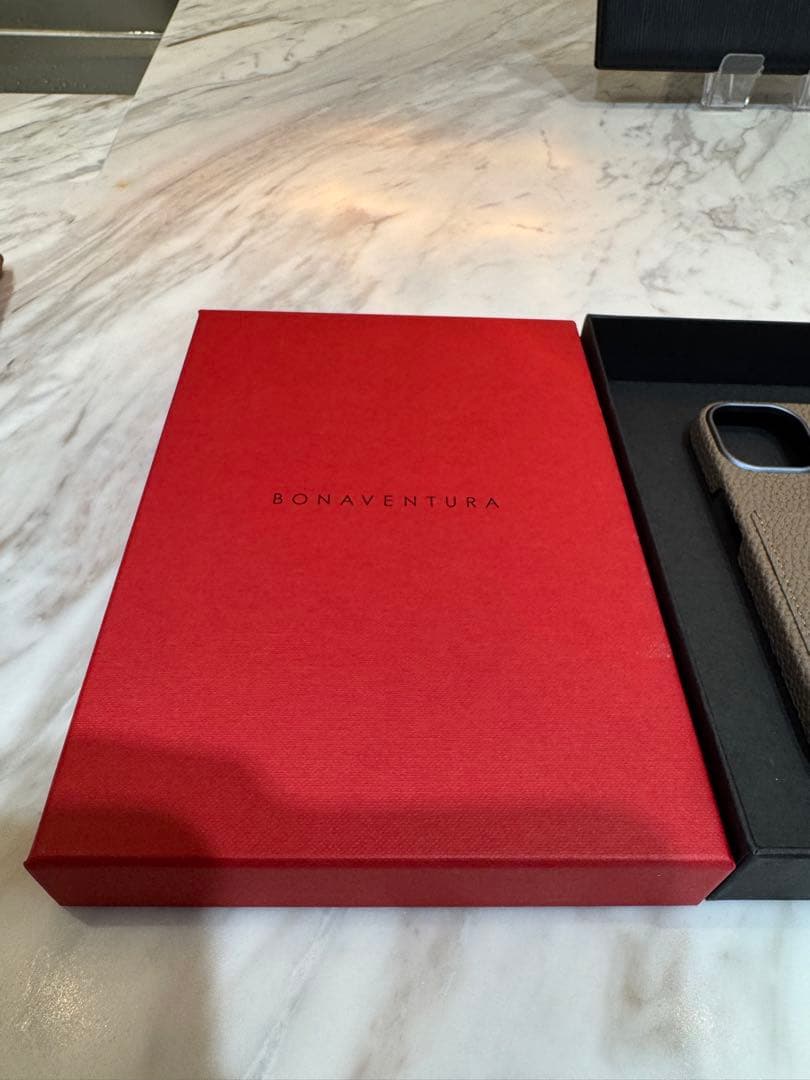 Bonaventura ベージュ レザー iPhone15ケース