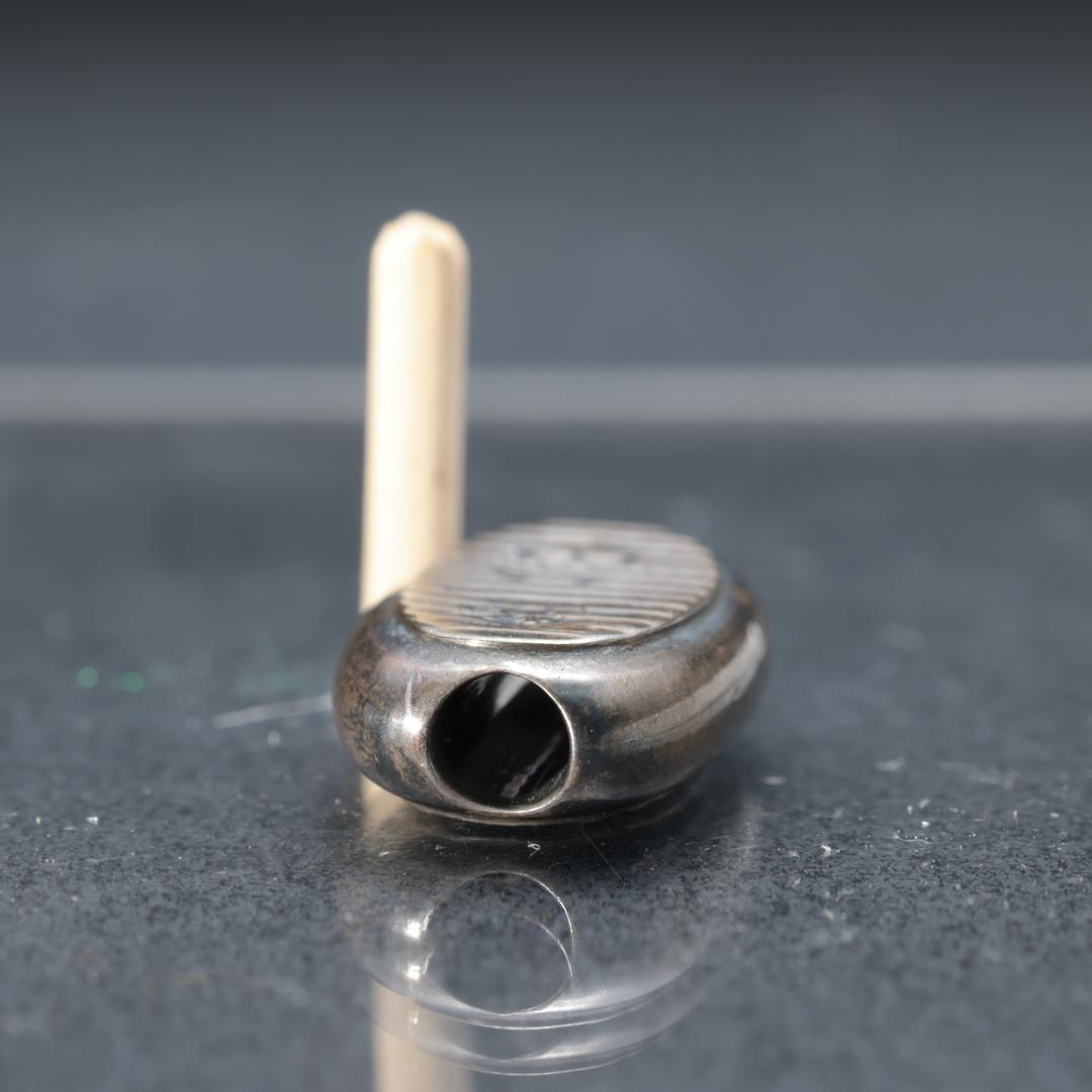 緒締め玉　楕円形　小判　銀製　骨董　胴乱　印籠 　R1455