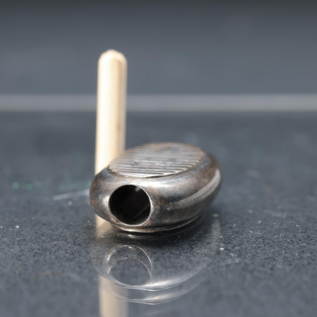 緒締め玉　楕円形　小判　銀製　骨董　胴乱　印籠 　R1455