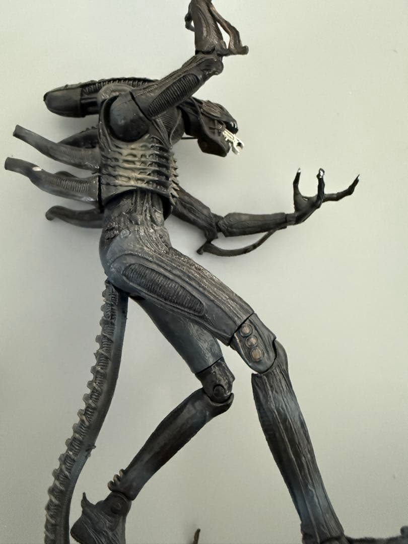 エイリアンフィギュア 可動式 ブラック