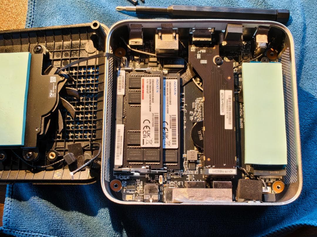 ミニPC Minisforum Aiberzy HX370 64GB 1TB