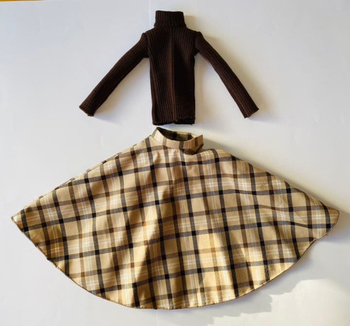 ６０センチ関節球体人形のスカートスーツ