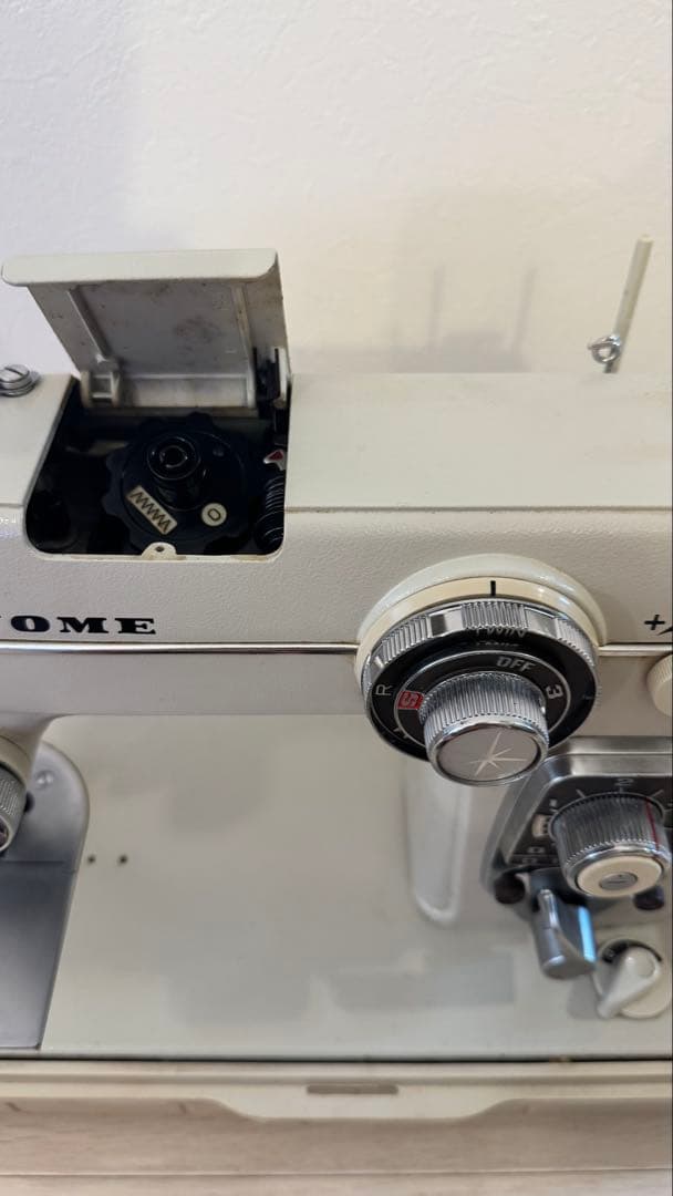 ジャノメ ミシン 680　ダイヤルスーパー70 フットコントローラー付き