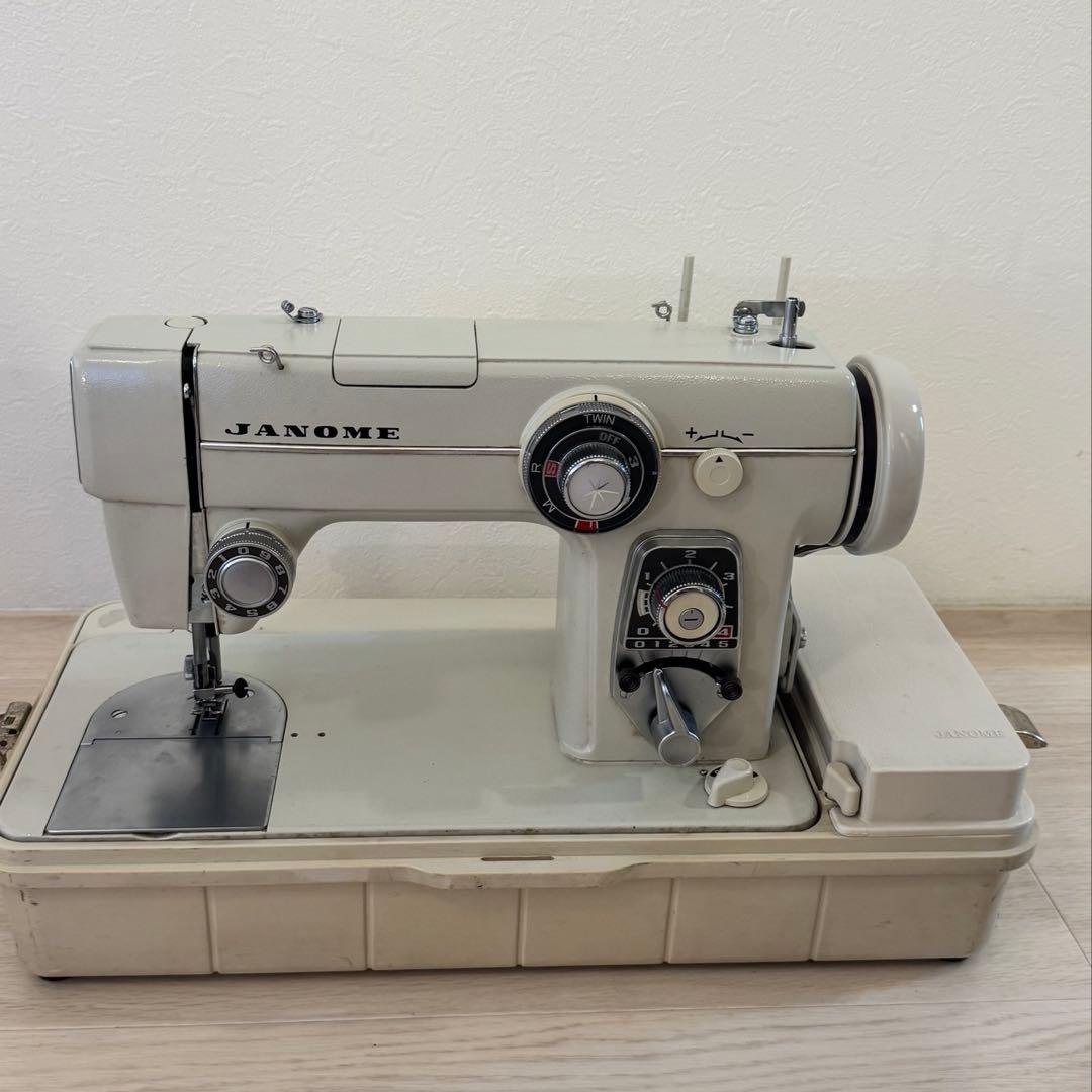 ジャノメ ミシン 680　ダイヤルスーパー70 フットコントローラー付き