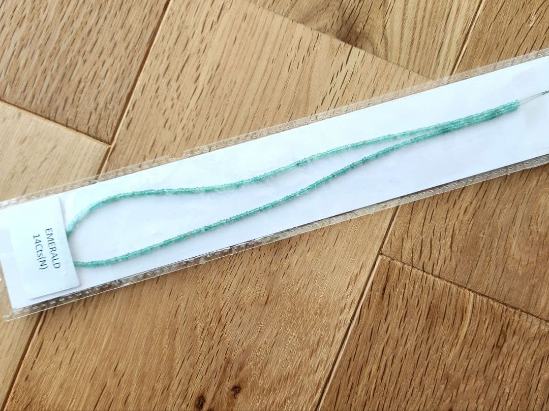 エメラルド　カット41㎝　ハンドメイド材料　ビーズ