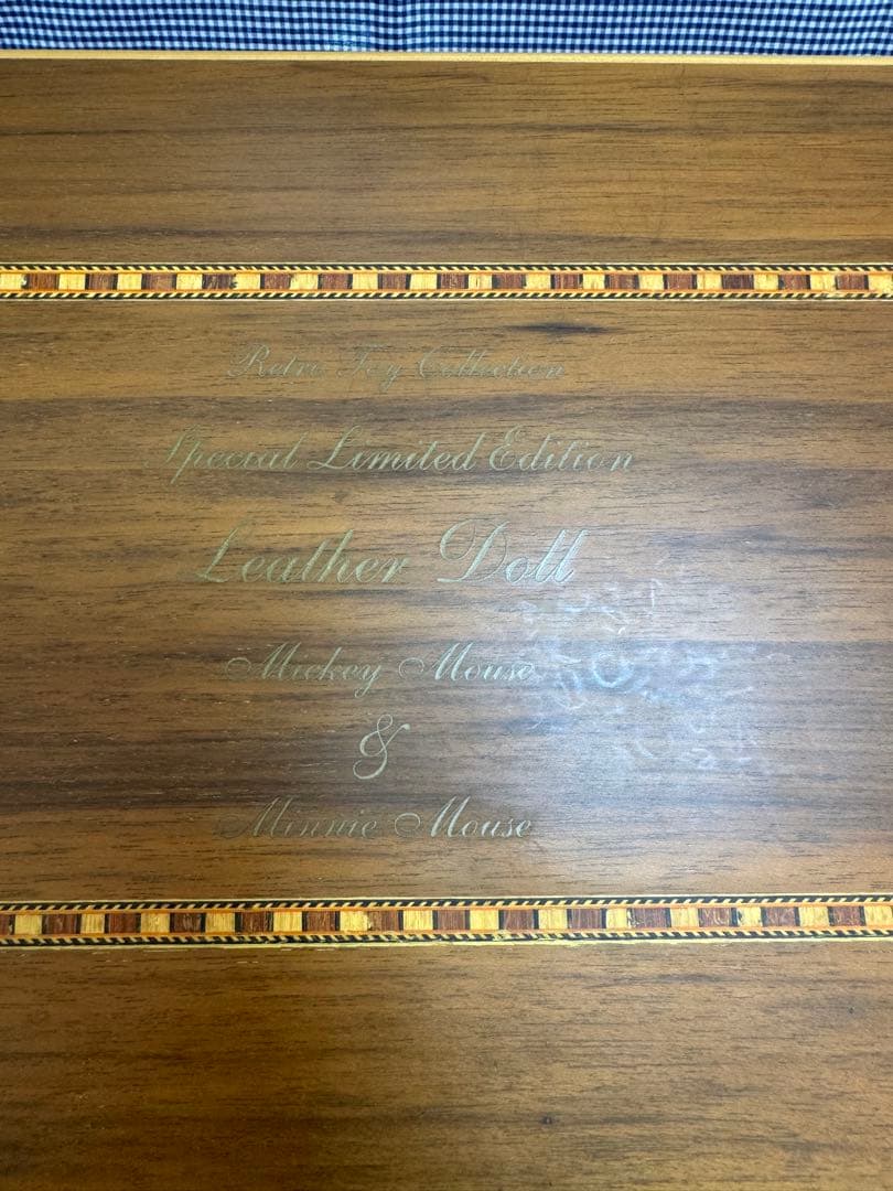 ヤングエポック社のレザー製ミッキーマウスとミニーマウスのぬいぐるみ セット