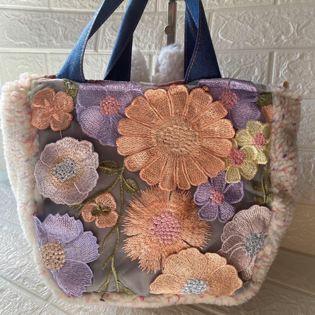 m*e様 コヤンイサムチョン　ボアトートバッグ　レースお花　刺繍レース　オッドア
