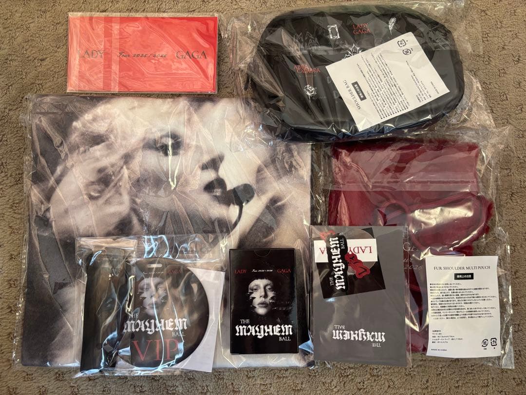 Lady Gaga:The MAYHEM Ball VIP GOLD おまけ付き