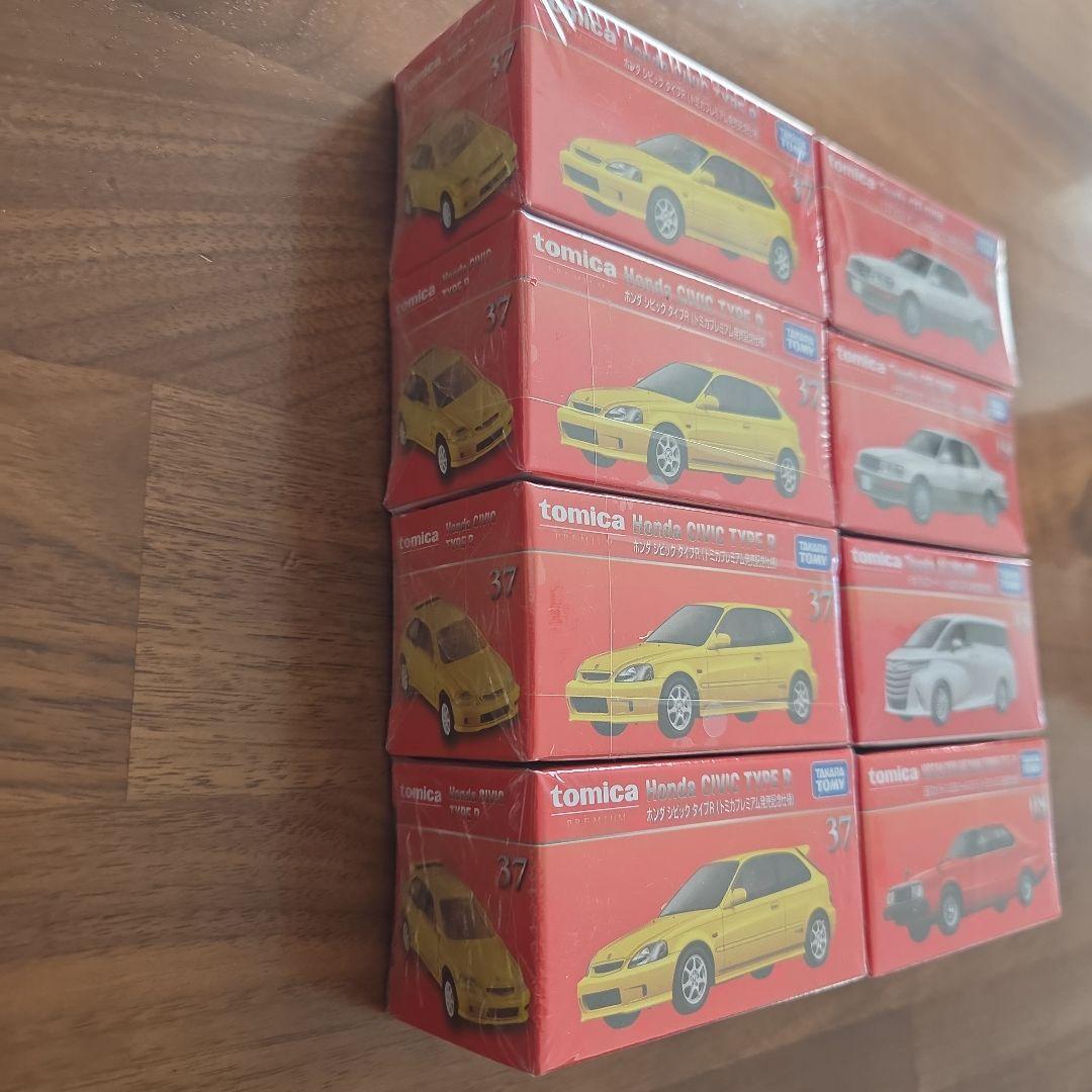 トミカプレミアム　発売記念仕様　8台セット！