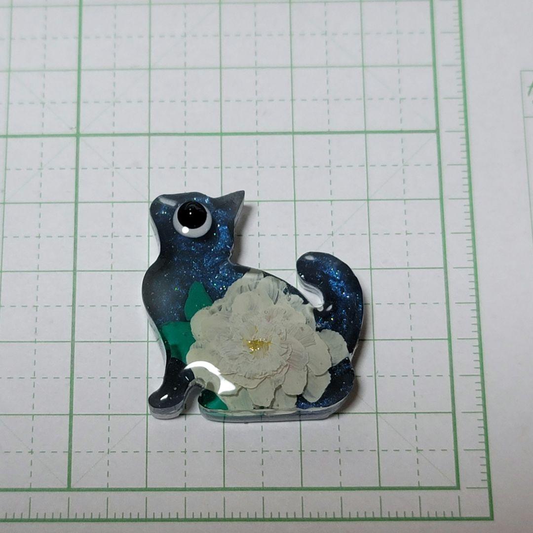 カヤ　　☪︎⋆☽様お取り置き　2/25まで　猫　レジンヘアゴム　ネイビー　花