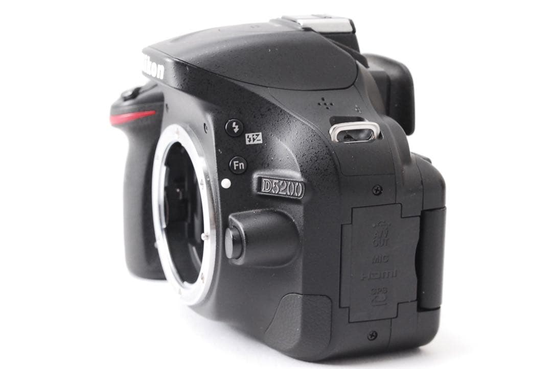 ✨低ショット数✨美品 Nikon D5200 標準レンズ スマホ転送 一眼レフ