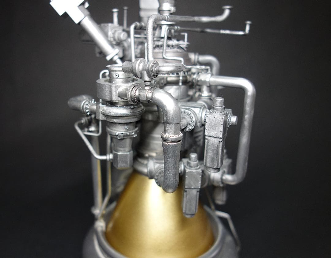 JAXA LE-9 ロケットエンジンモデル完成品