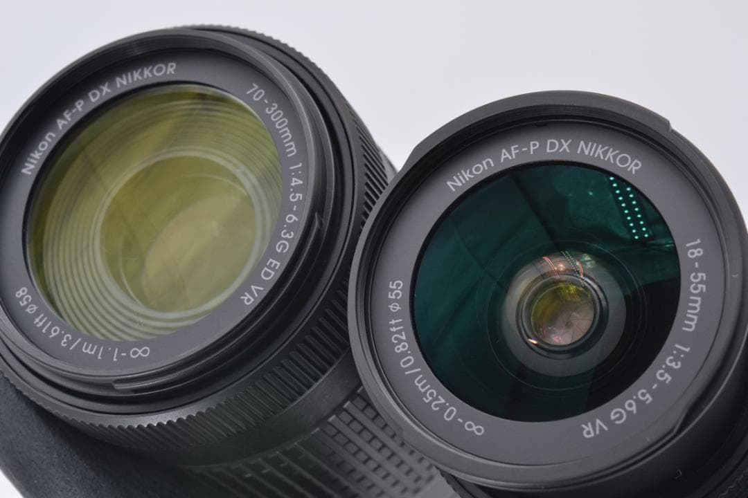 ■ ほぼ新品・S数極少 ■ ニコン　Nikon D5600 ダブルズームキット