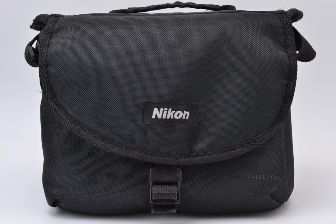 ■ ほぼ新品・S数極少 ■ ニコン　Nikon D5600 ダブルズームキット