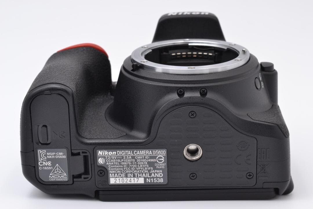 ■ ほぼ新品・S数極少 ■ ニコン　Nikon D5600 ダブルズームキット
