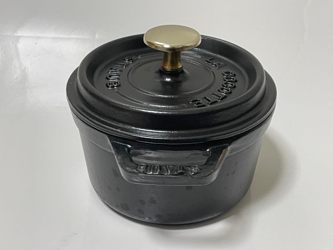 ストウブ　ココット　ラウンド14cm