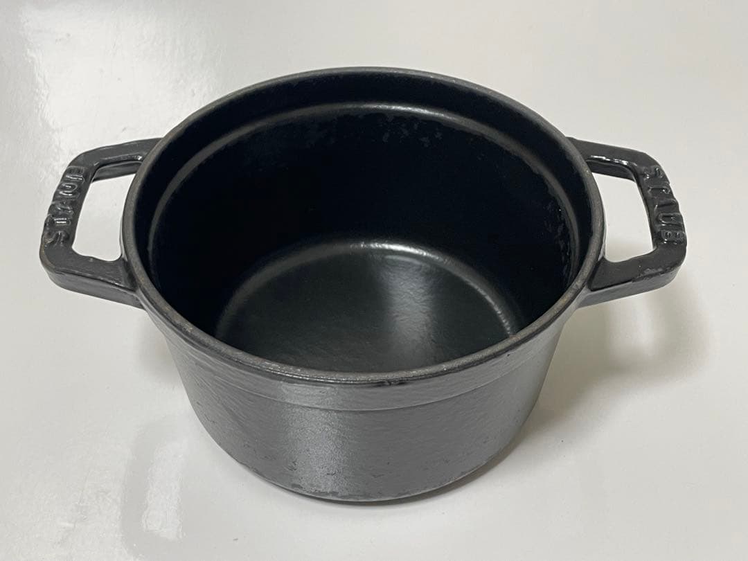 ストウブ　ココット　ラウンド14cm