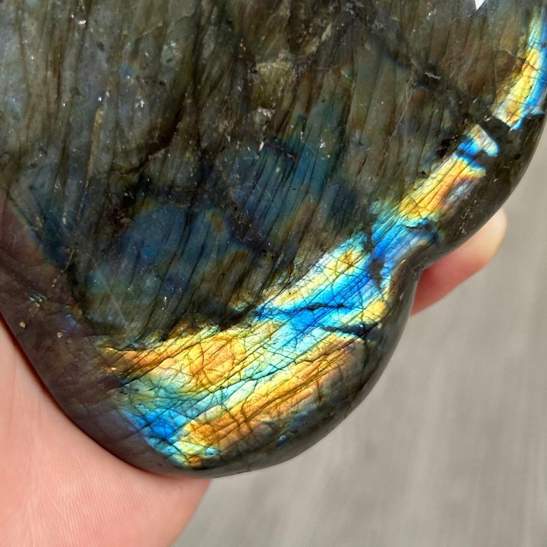 ラブラドライト　大きめ　ハート　両面シラー良い　402g