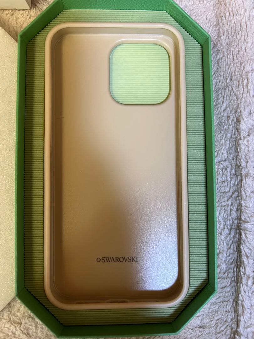 新品箱付き【SWAROVSKI】iPhone15promaxスマートフォンケース