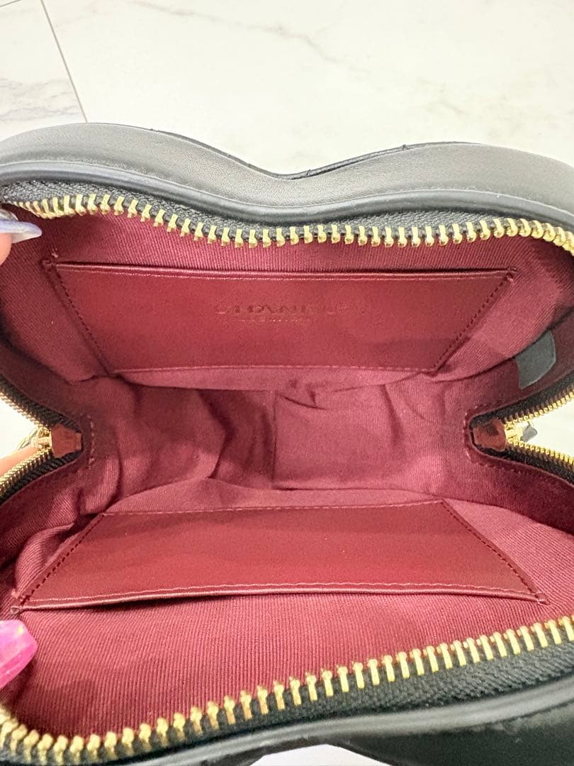 ハート型　ショルダーバッグ ブラック