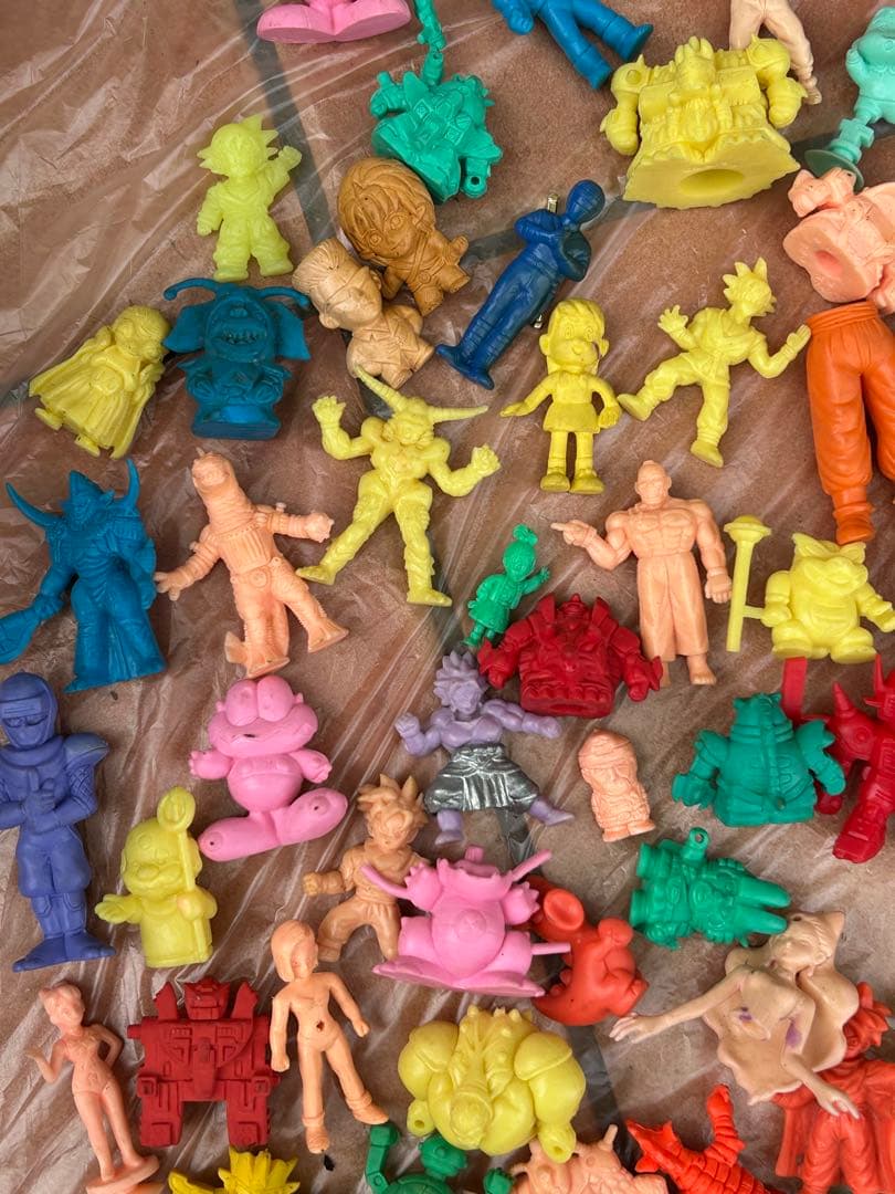 【匿名配送】クレヨンしんちゃん　まとめて キン消し ドラゴンボール　キンケシ　珍