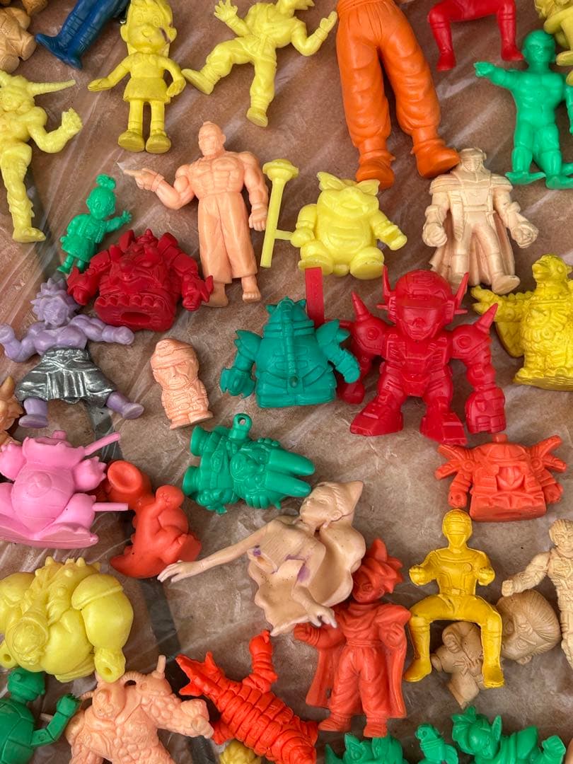 【匿名配送】クレヨンしんちゃん　まとめて キン消し ドラゴンボール　キンケシ　珍