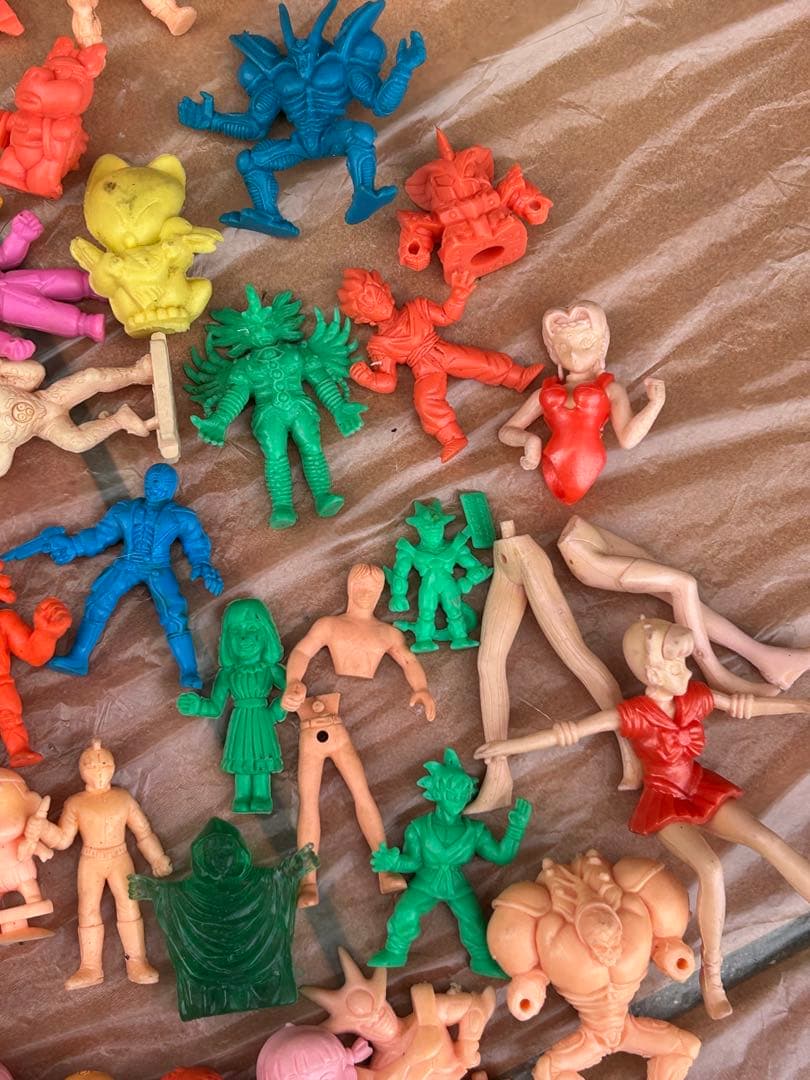 【匿名配送】クレヨンしんちゃん　まとめて キン消し ドラゴンボール　キンケシ　珍