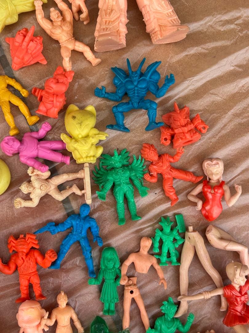 【匿名配送】クレヨンしんちゃん　まとめて キン消し ドラゴンボール　キンケシ　珍