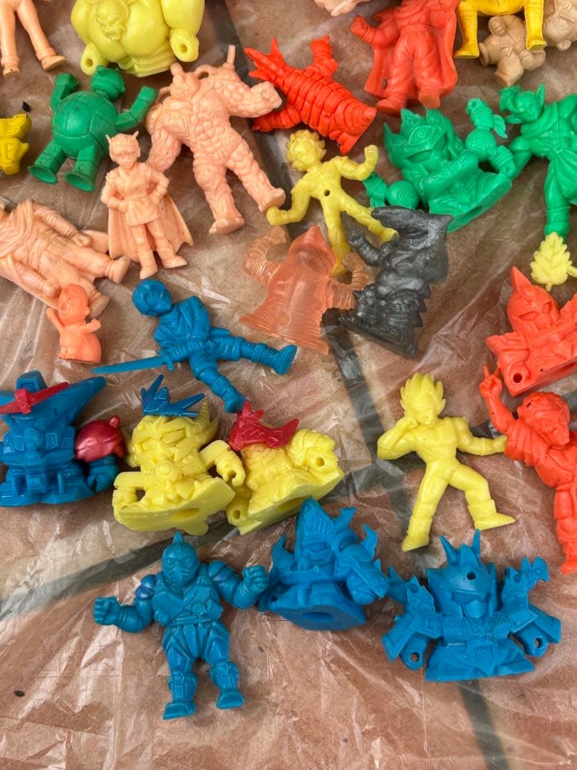 【匿名配送】クレヨンしんちゃん　まとめて キン消し ドラゴンボール　キンケシ　珍