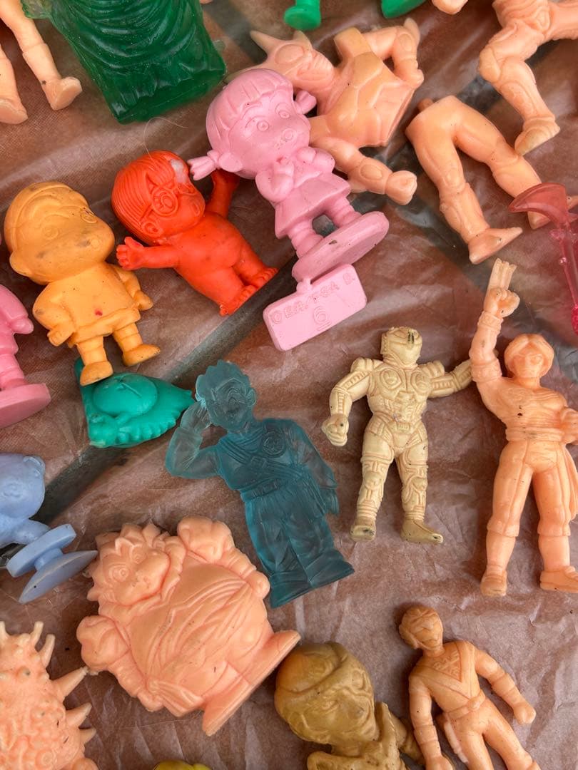 【匿名配送】クレヨンしんちゃん　まとめて キン消し ドラゴンボール　キンケシ　珍