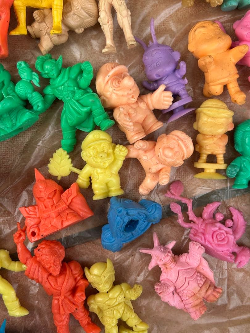 【匿名配送】クレヨンしんちゃん　まとめて キン消し ドラゴンボール　キンケシ　珍