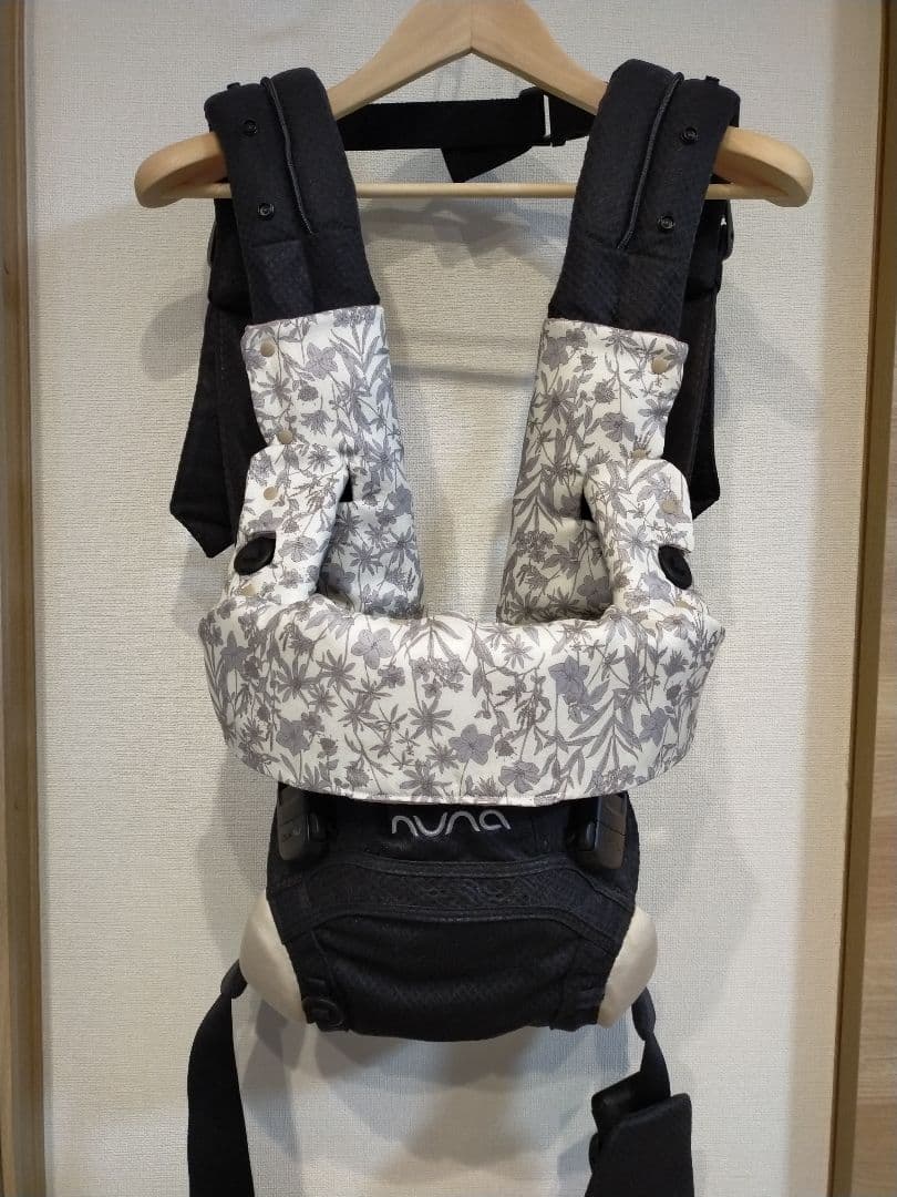 ありちゃん様♡オーダー　抱っこ紐　ヌナカドルクリック　よだれカバー