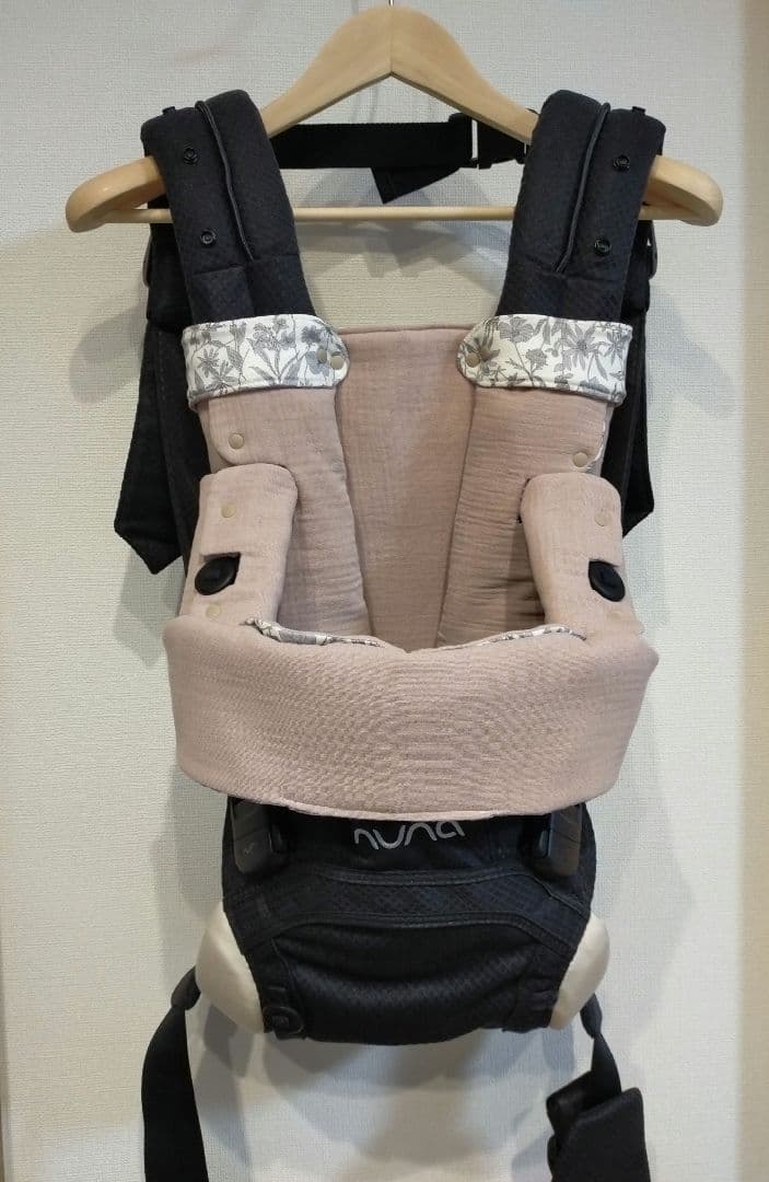 ありちゃん様♡オーダー　抱っこ紐　ヌナカドルクリック　よだれカバー