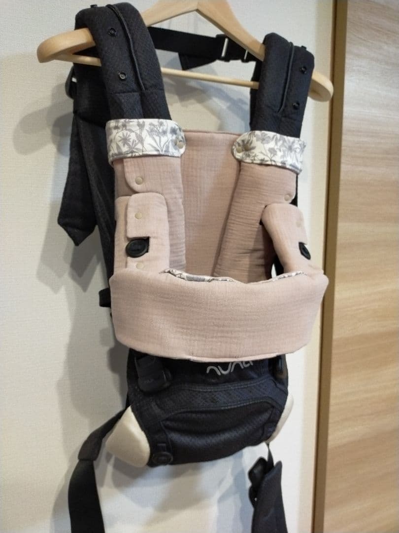 ありちゃん様♡オーダー　抱っこ紐　ヌナカドルクリック　よだれカバー