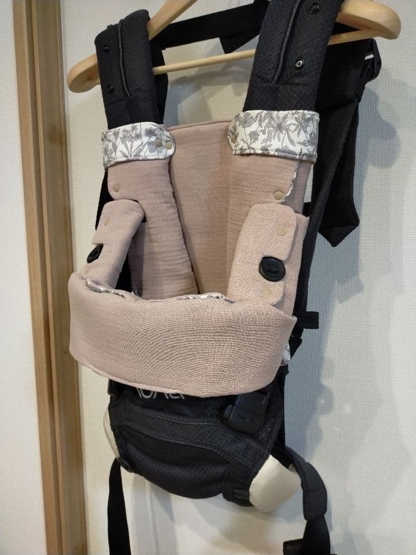 ありちゃん様♡オーダー　抱っこ紐　ヌナカドルクリック　よだれカバー