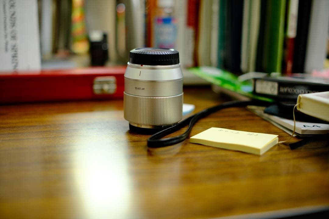 TTArtisan 35mm f/1.4 シルバー レンズ