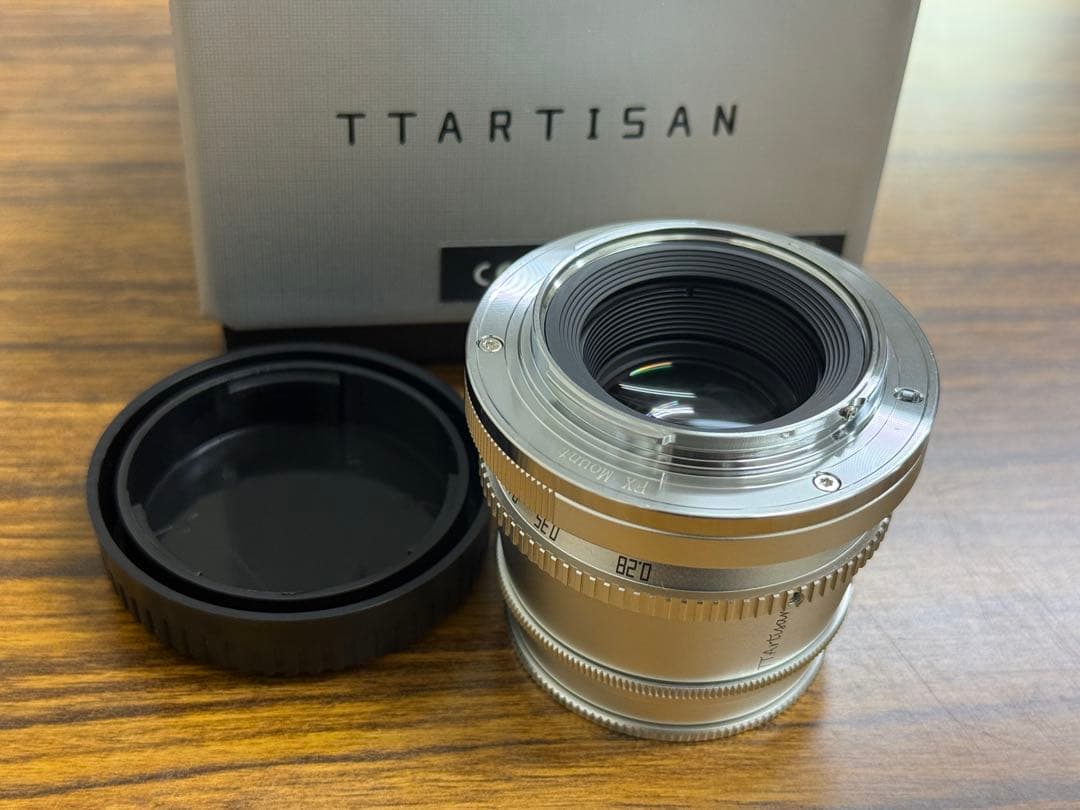 TTArtisan 35mm f/1.4 シルバー レンズ