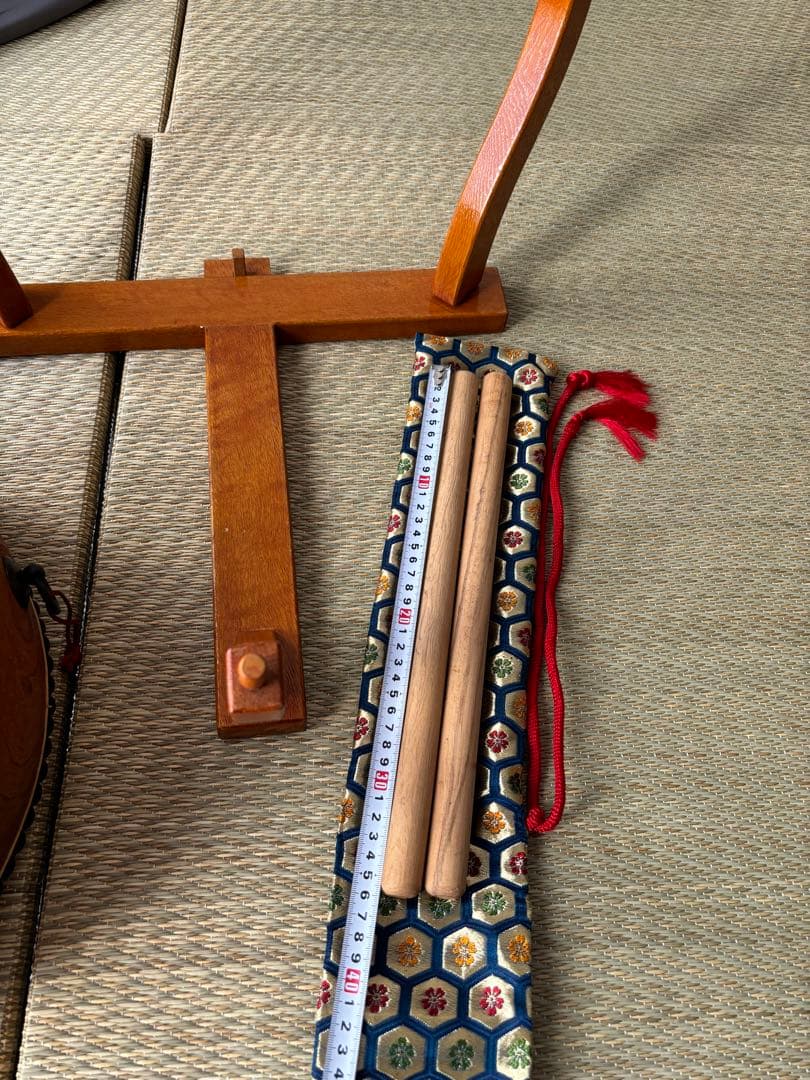 価格15万円程●和太鼓 宮本卯之助 平胴太鼓 1尺3寸 太鼓台、バチ、バチカバー