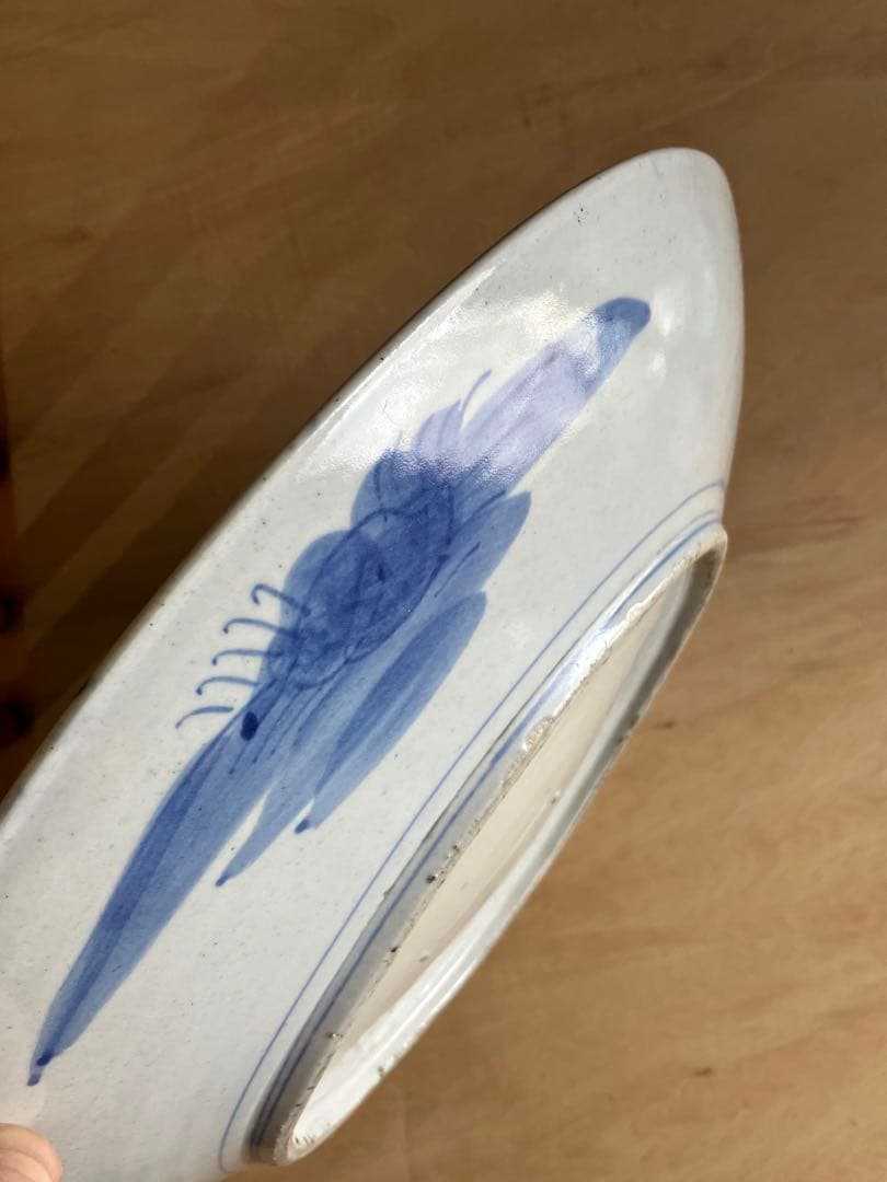 白地手描大皿 植物柄