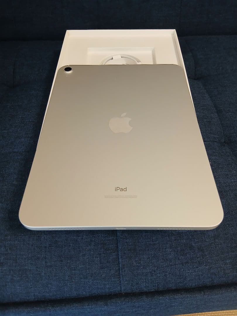 Apple iPad シルバー　第10世代
