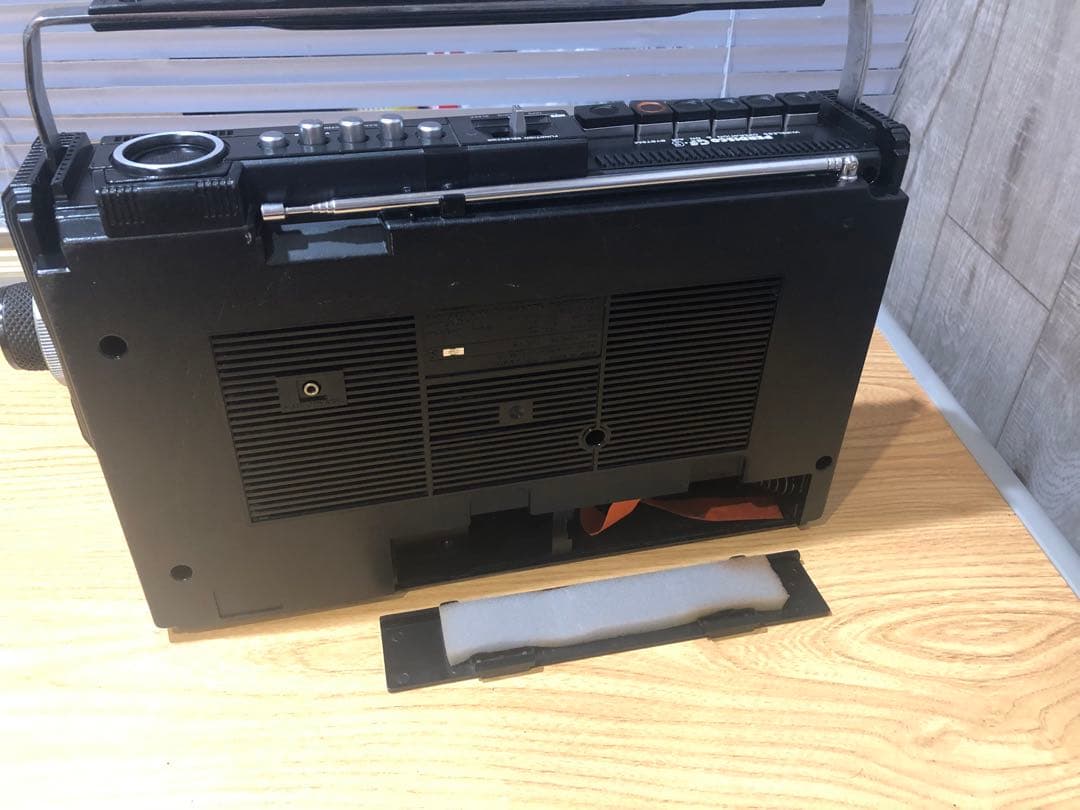 日立　TRK-5160ラジオ FM SW MW