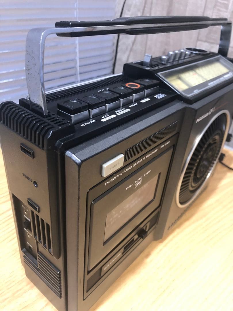 日立　TRK-5160ラジオ FM SW MW