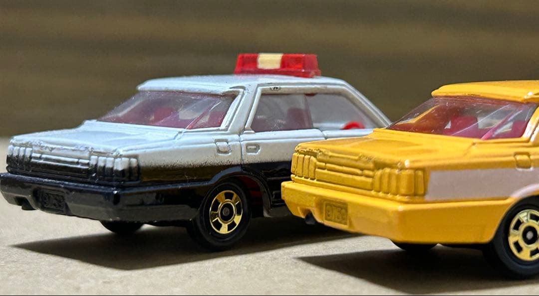 日本製 トミカ ニッサン セドリック 4ドアハードトップ 2台セット Y30