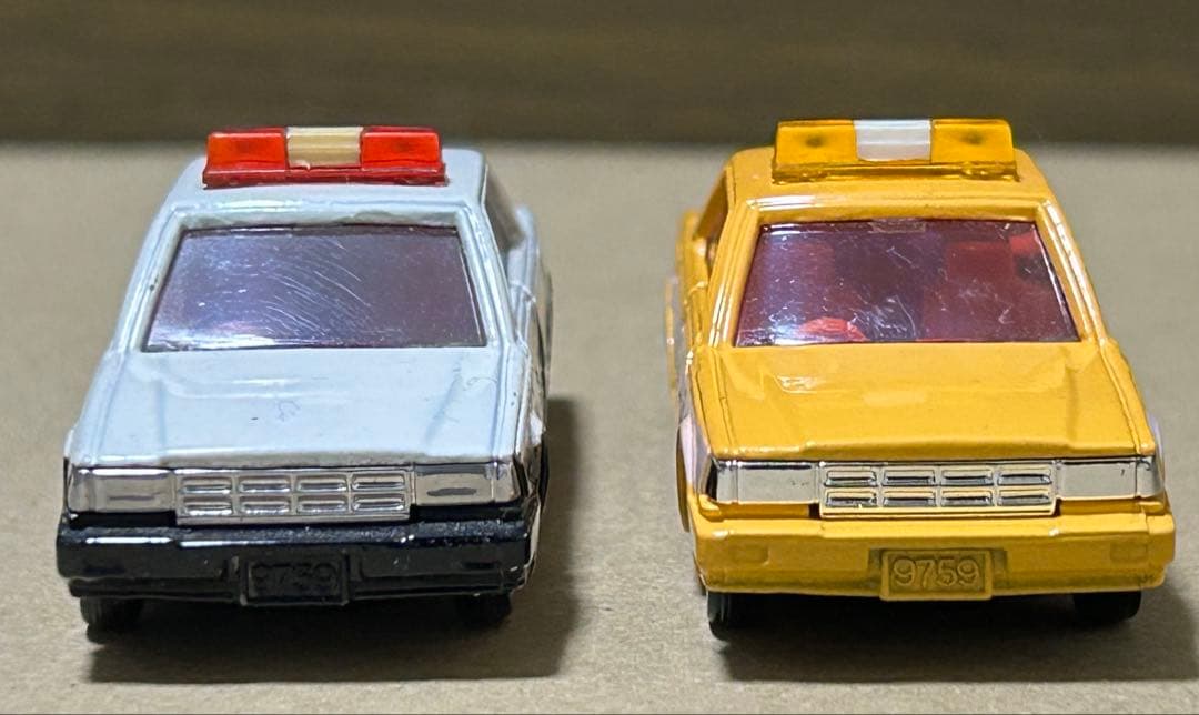 日本製 トミカ ニッサン セドリック 4ドアハードトップ 2台セット Y30